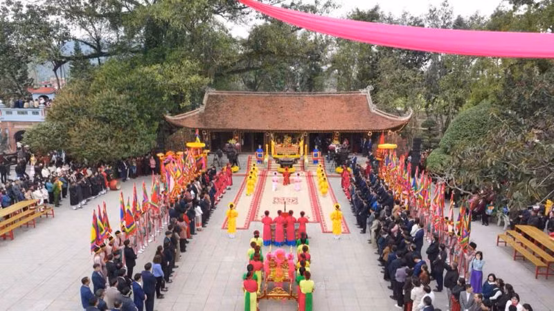 Đền Mẫu Âu Cơ - di tích lịch sử văn hóa đặc sắc của tỉnh Phú Thọ.