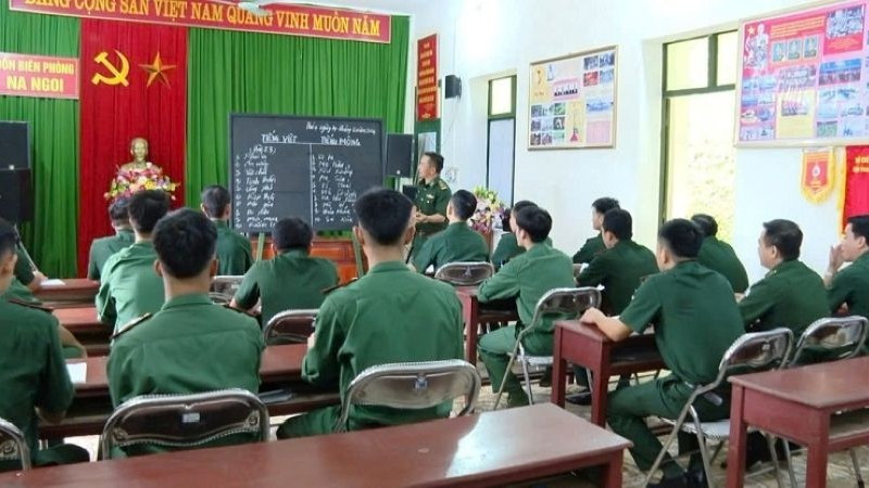 Lớp học tiếng Mông của đồn Biên phòng Na Ngoi.
