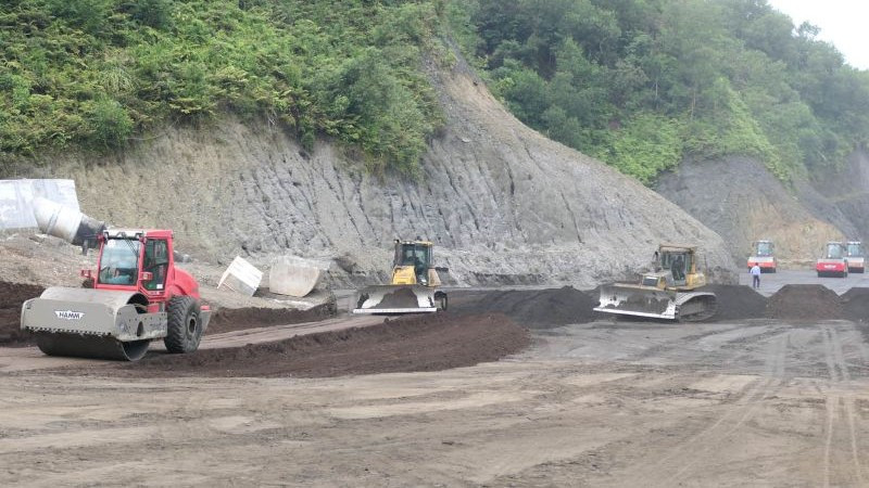 Các nhà thầu đẩy nhanh tiến độ thi công dự án cao tốc Tuyên Quang-Hà Giang giai đoạn 1, đoạn qua tỉnh Hà Giang.