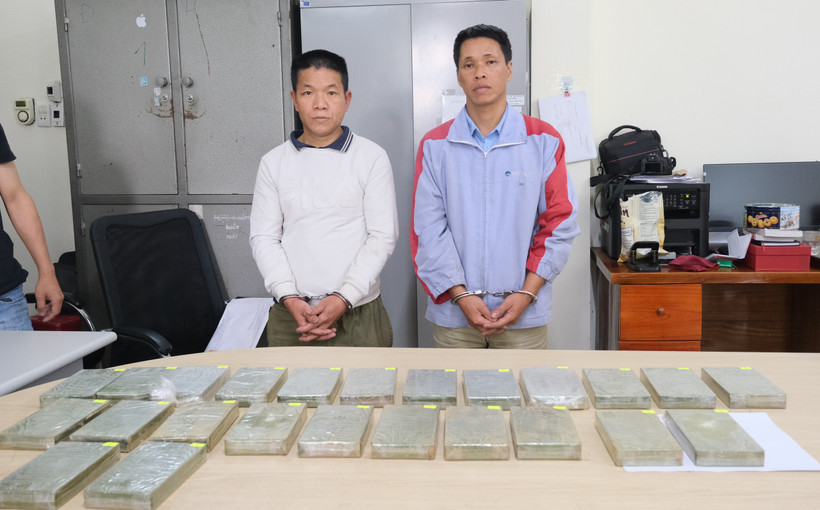 Đối tượng và tang vật trong chuyên án. (Ảnh: Công an Cao Bằng cung cấp)