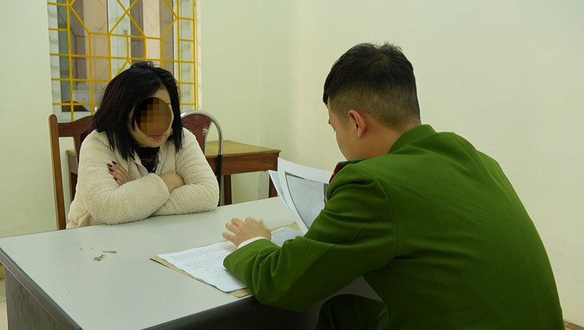 Đối tượng Cúc tại cơ quan Công an. (Ảnh: Trung Nguyễn - Công an Cao Bằng cung cấp).
