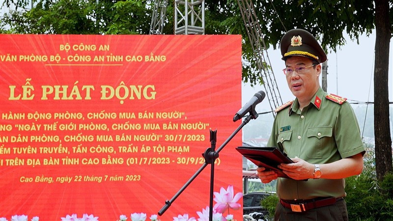 Đại tá Vũ Hồng Quang, Giám đốc Công an tỉnh Cao Bằng phát biểu ý kiến tại buổi lễ.
