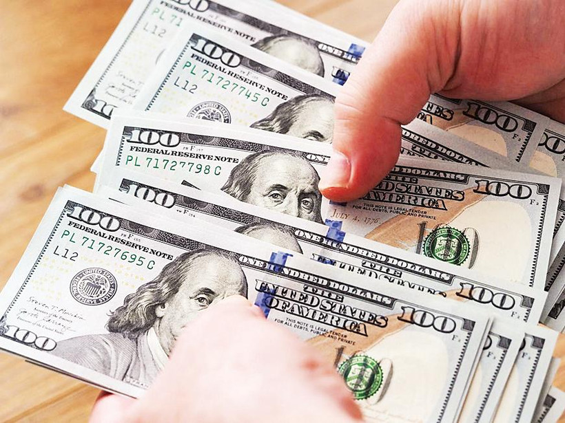 Biến động tỷ giá tác động trực tiếp đến các ngành xuất nhập khẩu. Nguồn: Forbes