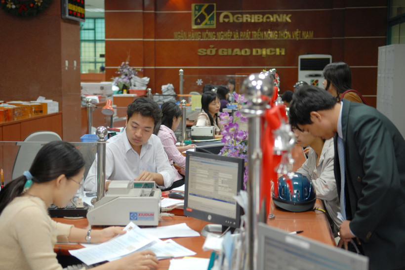 Từ ngày 1/1/2024, Ngân hàng Agribank đã điều chỉnh biểu lãi suất đối với cho vay trung và dài hạn phục vụ hoạt động sản xuất, kinh doanh. Ảnh: Hải Nam