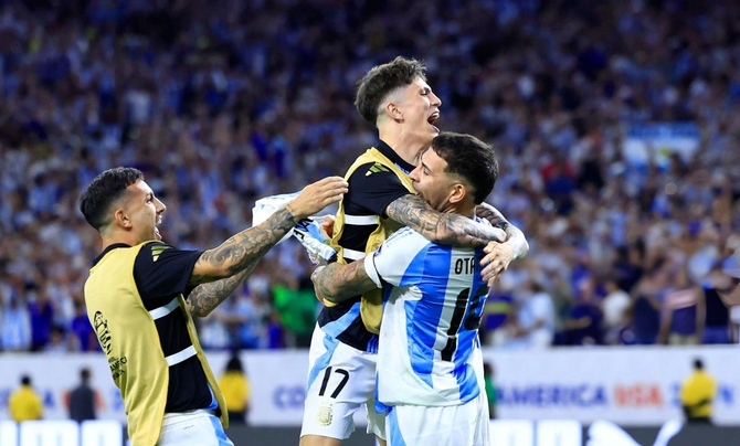 Argentina giành chiến thắng nghẹt thở trước Ecuador trên chấm luân lưu. (Ảnh: Getty)