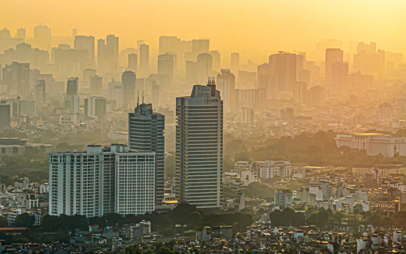 Bầu không khí tại các đô thị sẽ được cải thiện nhờ nỗ lực giảm phát thải khí nhà kính. Ảnh: Tố Linh