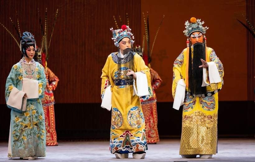 Những thay đổi trong cách dàn dựng đang thu hút ngày càng nhiều người trẻ tìm đến Kinh kịch.