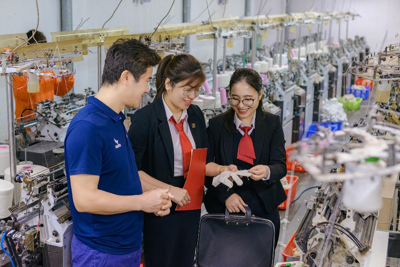 Đẩy mạnh tín dụng hỗ trợ doanh nghiệp phục hồi và phát triển sản xuất kinh doanh