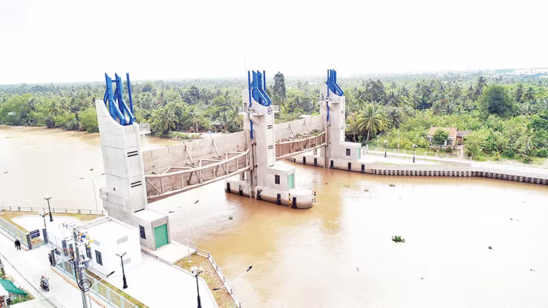 Cống Rạch Gầm (huyện Châu Thành) đã hoàn thành và đưa vào sử dụng giúp ngăn mặn, trữ ngọt trong mùa khô tới.