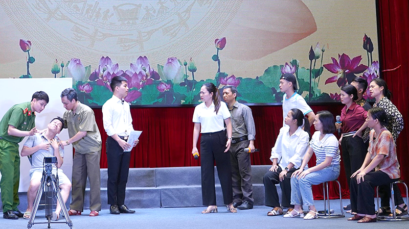 Một tiết mục trong Hội thi “Dân vận khéo” tỉnh Thái Bình năm 2023. (Ảnh ĐỨC THANH)