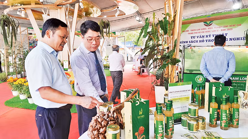 Gian trưng bày sản phẩm OCOP tại Hội chợ-Triển lãm giống, nông nghiệp công nghệ cao Thành phố Hồ Chí Minh năm 2023.