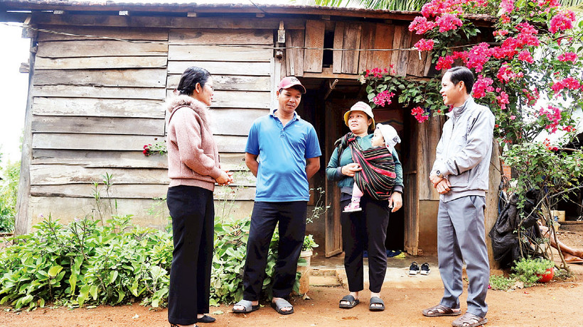 Những ngôi nhà tạm của người dân xã Cư M’gar, huyện Cư M’gar sẽ được thay thế bằng những ngôi nhà kiên cố, nhờ chương trình hỗ trợ xóa nhà tạm, nhà dột nát.