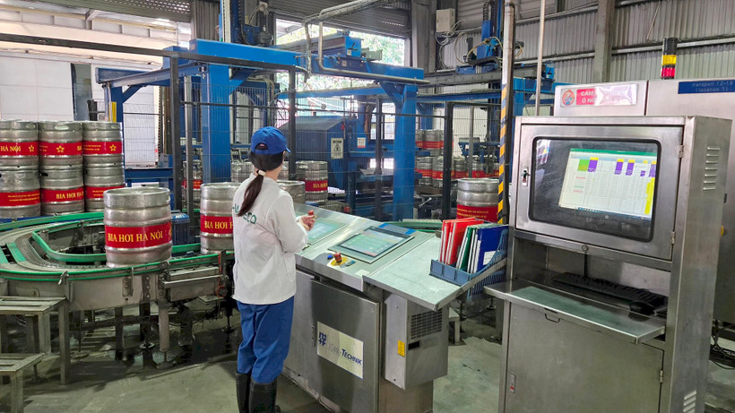 Dây chuyền sản xuất bia tại Tổng công ty CP Bia - Rượu - Nước giải khát Hà Nội (Habeco). 