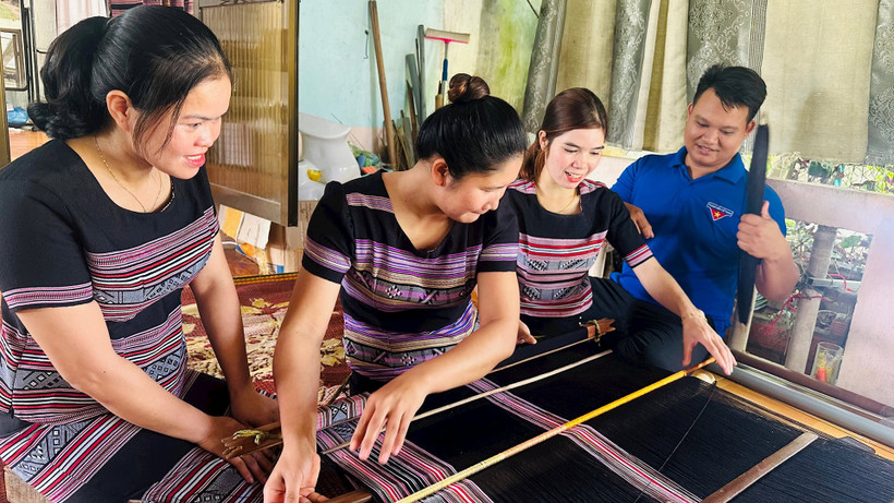 Phát huy truyền thống cách mạng, huyện Ba Tơ, tỉnh Quảng Ngãi gìn giữ văn hóa giàu bản sắc.