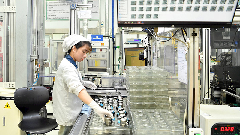 Dây chuyền sản xuất các sản phẩm cảm biến thông minh, thân thiện với môi trường của Công ty TNHH Hyundai Kefico Việt Nam, vốn đầu tư Hàn Quốc tại Khu công nghiệp Đại An II, tỉnh Hải Dương. (Ảnh ĐĂNG ANH)