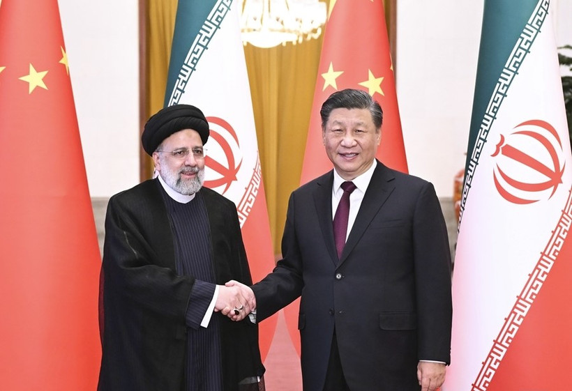 Tổng thống Iran Ebrahim Raisi và Tổng Bí thư, Chủ tịch Trung Quốc Tập Cận Bình. (Ảnh: Tân Hoa Xã)
