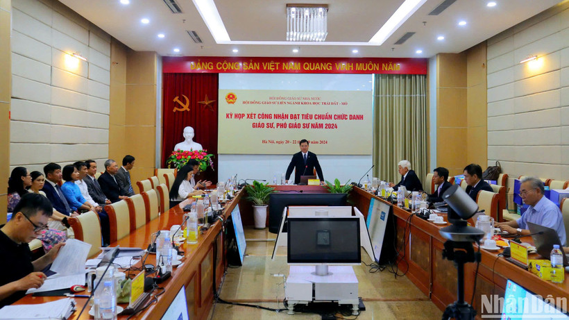 Hội đồng Giáo sư liên ngành Khoa học Trái đất - Mỏ triển khai xét đạt tiêu chuẩn GS, PGS năm 2024.