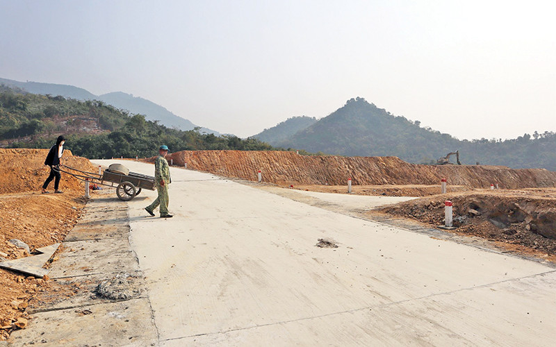 Hạ tầng khu tái định cư ở bản Hòa Sơn (xã Tà Cạ, huyện Kỳ Sơn) đã hoàn thiện.
