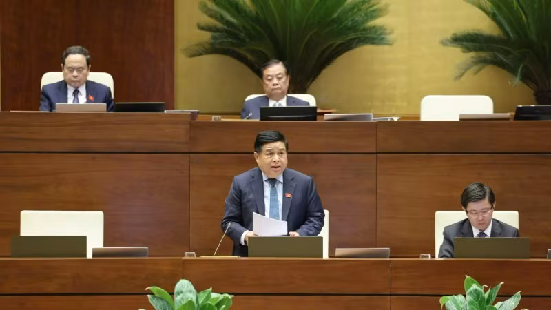 Phó Thủ tướng Nguyễn Chí Dũng phát biểu giải trình, làm rõ một số vấn đề đại biểu nêu. (Ảnh: NHẬT BẮC)