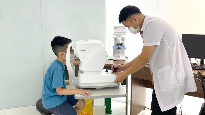 Khám mắt tại Hệ thống y tế Mắt 315