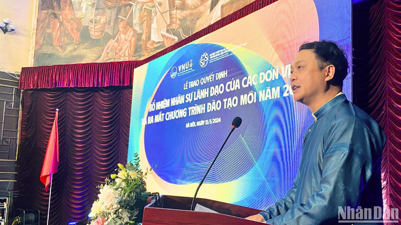 Hiệu trưởng Trường Khoa học liên ngành và Nghệ thuật Nguyễn Văn Hiệu chia sẻ tại sự kiện.