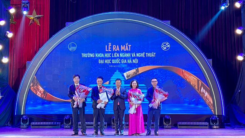 Ra mắt Ban Giám hiệu Trường Khoa học liên ngành và Nghệ thuật, Đại học Quốc gia Hà Nội.