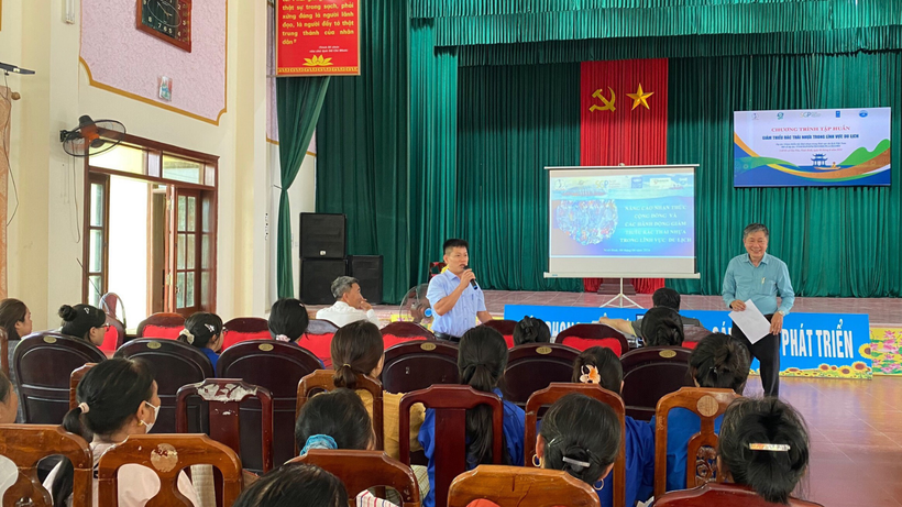 Quang cảnh buổi tập huấn.