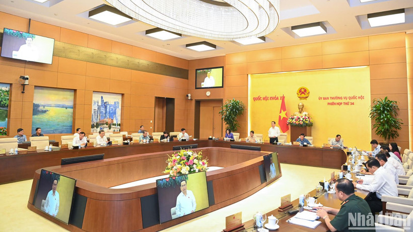 Phiên họp thứ 34 của Ủy ban Thường vụ Quốc hội sẽ diễn ra trong 3 ngày, từ ngày 11-13/6, tại phòng họp Tân Trào, Nhà Quốc hội.
