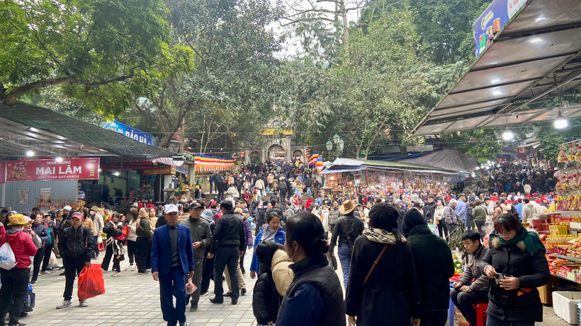 Môi trường du lịch văn minh cần sự hòa hợp của tất cả các bên, từ du khách, người dân tới người kinh doanh và đáp ứng đúng quy định của điểm đến. (Ảnh: NGỌC KHÁNH)