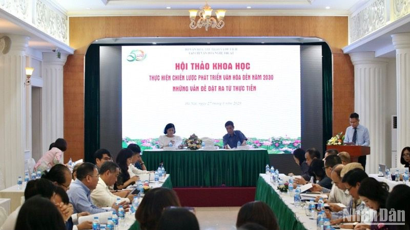 Toàn cảnh Hội thảo khoa học “Thực hiện Chiến lược phát triển văn hóa đến năm 2030-Những vấn đề đặt ra từ thực tiễn”.