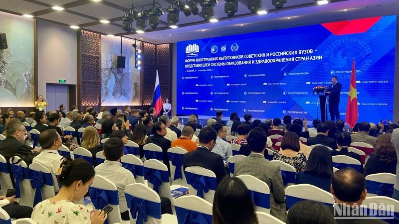 Diễn đàn có sự góp mặt của đại diện các Hội cựu học viên Nga tại châu Á.