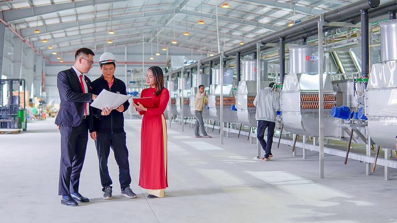 Agribank triển khai đồng bộ các giải pháp để có điều kiện giảm lãi suất cho vay, đồng hành cùng người dân, doanh nghiệp phát triển sản xuất kinh doanh.