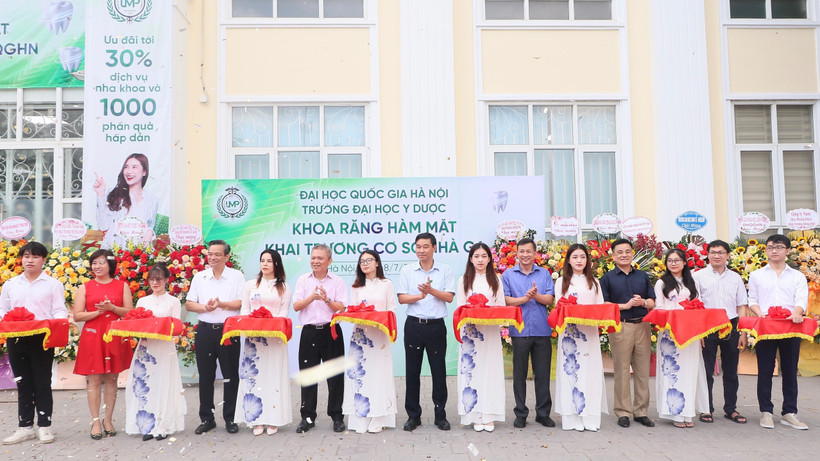 Phòng khám Răng hàm mặt của Trường đại học Y dược chính thức được khai trương.