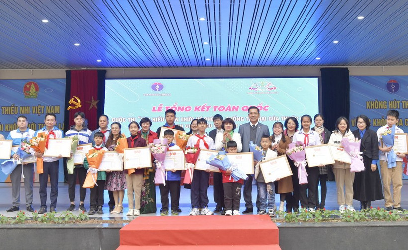 Lễ trao giải Cuộc thi tìm hiểu kiến thức về phòng, chống tác hại của thuốc lá dành cho thiếu nhi năm 2023