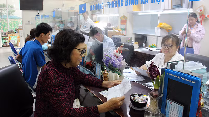 Phường Cầu Kho, Quận 1, Thành phố Hồ Chí Minh ứng dụng có hiệu quả khoa học-công nghệ trong cải cách hành chính. (Ảnh THẾ ANH)