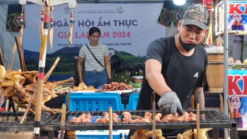 Bảo đảm an toàn thực phẩm bếp ăn tập thể, dịch vụ ăn uống và thức ăn đường phố là chủ đề chính trong Tháng an toàn thực phẩm tỉnh Gia Lai. (Ảnh minh họa)