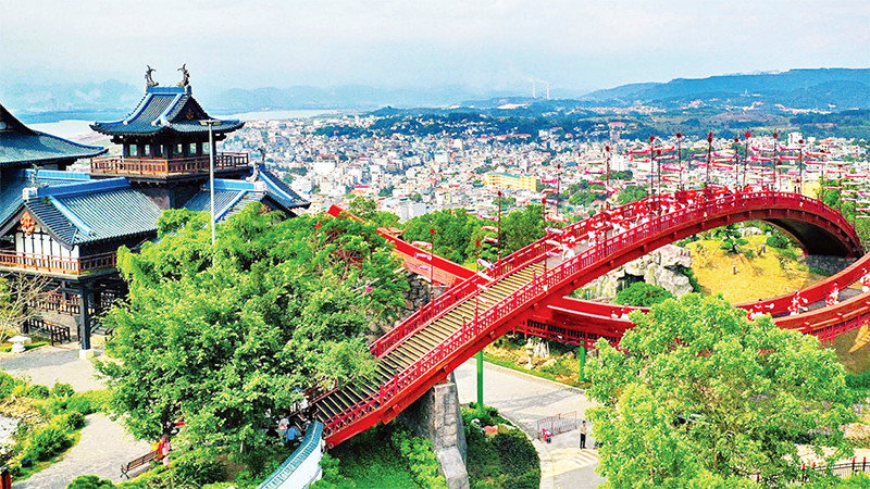 Khu vui chơi Công viên Sun World Ha Long Park là điểm đến thu hút khách du lịch.
