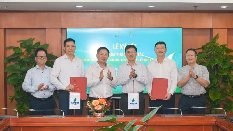 BSR và VPI ký thỏa thuận hợp tác trong lĩnh vực khoa học công nghệ, đổi mới sáng tạo và chuyển đổi số. (Ảnh: MINH ĐỨC)