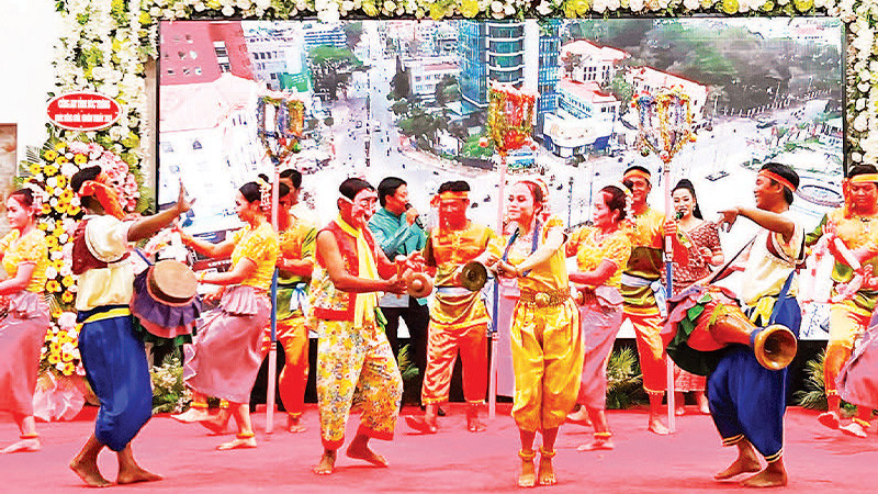 Tiết mục văn nghệ mừng Tết Chôl Chnăm Thmây.