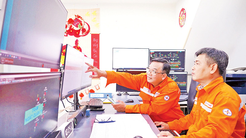 Ca trực của Đội vận hành, Công ty Điện lực Phú Thọ ngày làm việc đầu Xuân Ất Tỵ.