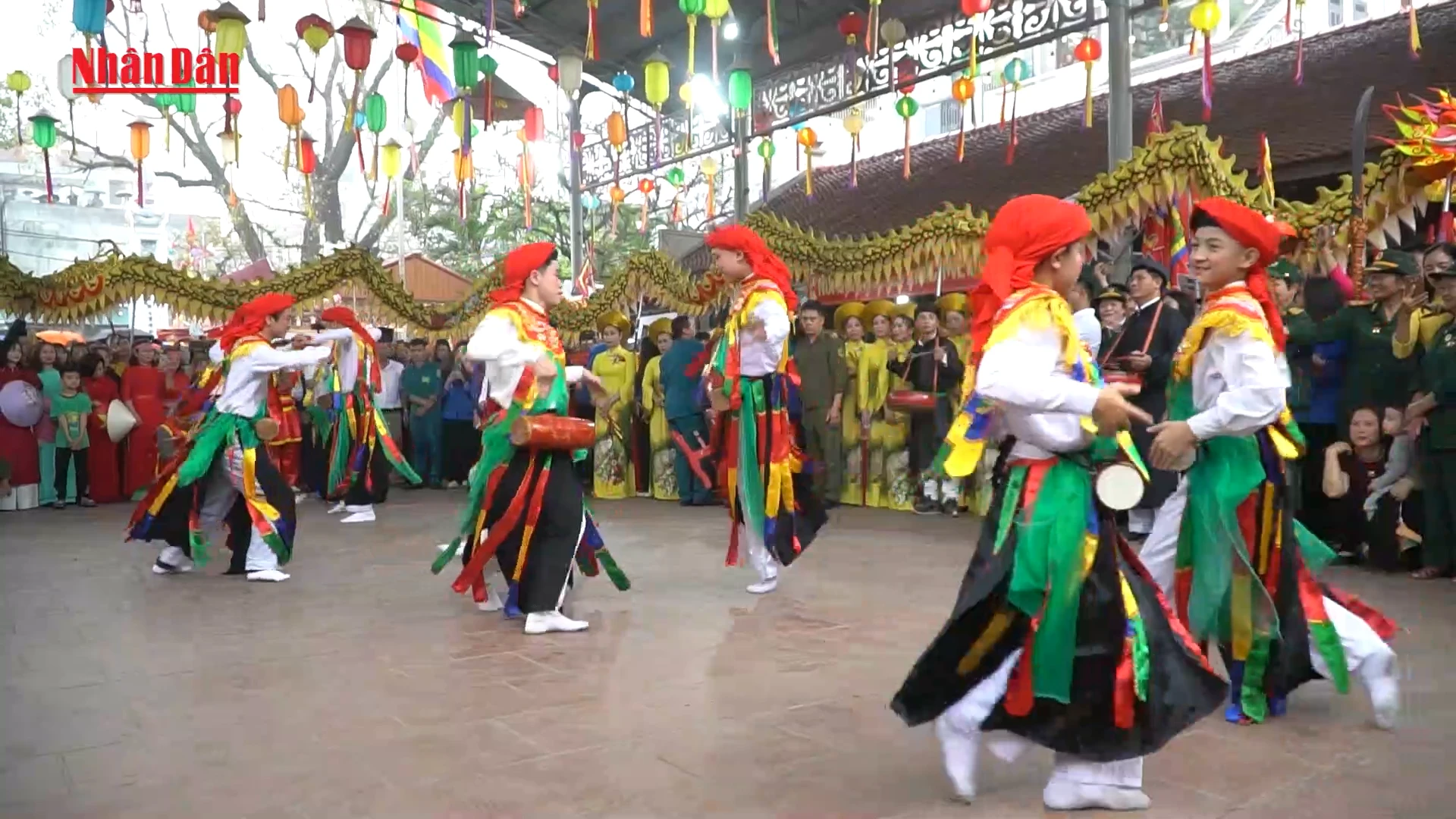 [Video] Lễ hội làng Chuông - "Giữ lửa" làng nghề truyền thống