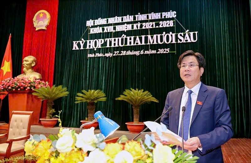 Phó Chủ tịch Hội đồng nhân dân tỉnh Hà Quang Tiến phát biểu bế mạc kỳ họp. z6747820079124-6f0d6a0d67301865ecd1bcf1c0882dc4.jpg
