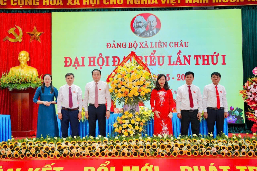 Lãnh đạo Tỉnh ủy chúc mừng Đại hội Đảng bộ xã Liên Châu. lanh-dao-tinh-uy-phu-tho-chuc-mung-dai-hoi-dang-bo-xa-lien-chau.jpg