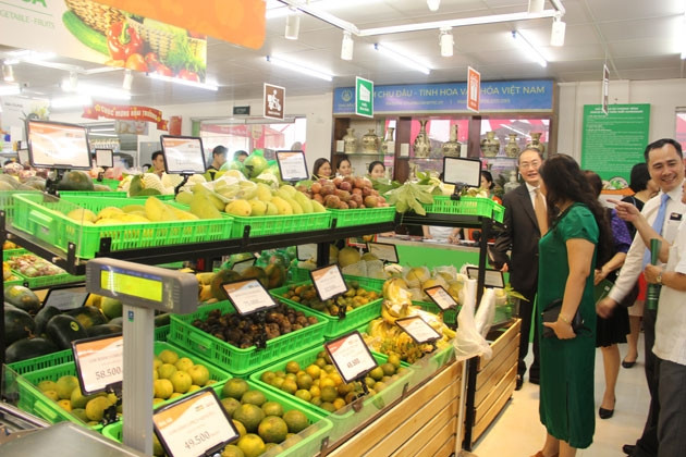 Khách hàng tham quan Hapromart C13 Thành Công.