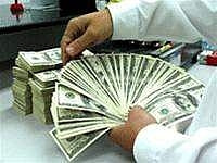 Khách nước ngoài được mua lại ngoại tệ trước khi về nước