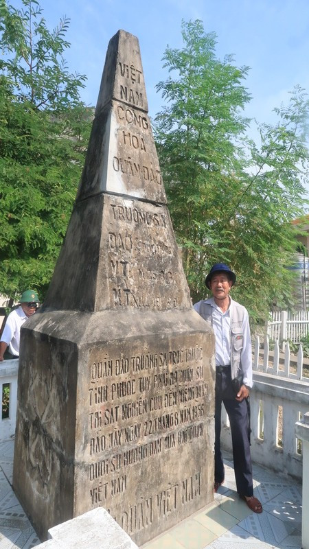 Dấu tích bia chủ quyền do chính quyền Sài Gòn trước năm 1975 xây dựng. (Ảnh: PHONG NGUYÊN) anh-7.jpg