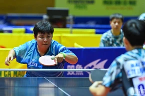 Tay vợt Mai Hoàng Mỹ Trang (Thành phố Hồ Chí Minh 1) giành chiến thắng dễ dàng trước Bùi Ngọc Lan (Hải Dương-Long Hải 1) với tỷ số 3-0 trong trận đấu mở màn chung kết đồng đội nữ. (Ảnh: DUY LINH)