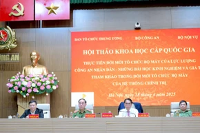 Các đồng chí chủ trì hội thảo.