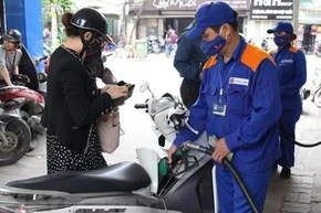 Giảm mạnh nhất từ đầu năm, giá xăng RON95-III về ngưỡng 29.600 đồng