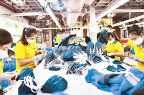 Lao động tại Công ty TNHH May mặc Dony, huyện Bình Chánh, TP Hồ Chí Minh. (Ảnh minh họa: Quang Quý)